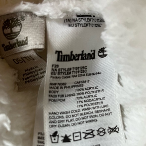 Lot of winter hats - NEED THEM GONE ASAP / will consider any offers - Picture 4 of 5